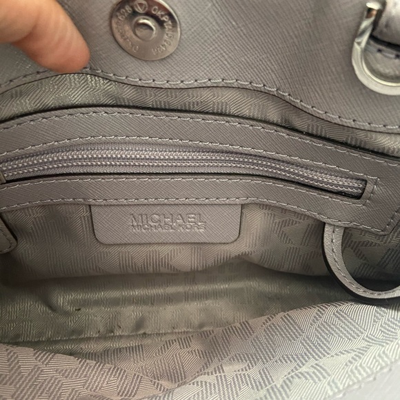 Michael Kors Saffiano leather Savvanh satchel *open to reasonable offers* - Picture 4 of 6